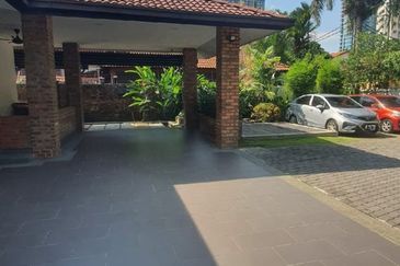 Commercial for Cafes, Retail Shops, Clinics & Showrooms in Bangsar close to transportation Ample parking 