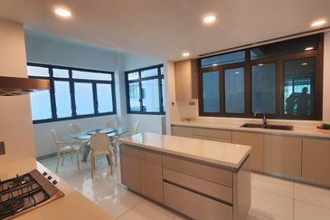 Embassy Area / KLCC/ ISKL Very Rare Duplex Unit With Built Indoor Lift 