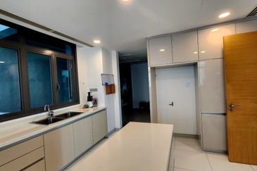 Embassy Area / KLCC/ ISKL Very Rare Duplex Unit With Built Indoor Lift 