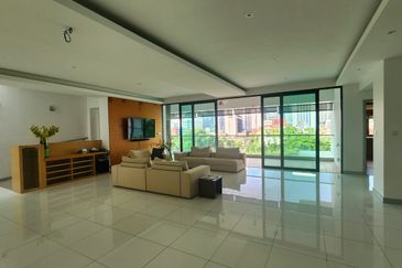 Embassy Area / KLCC/ ISKL Very Rare Duplex Unit With Built Indoor Lift 