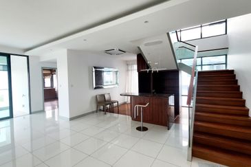 Embassy Area / KLCC/ ISKL Very Rare Duplex Unit With Built Indoor Lift 