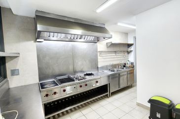 Embassy Area / KLCC/ ISKL Very Rare Duplex Unit With Built Indoor Lift 