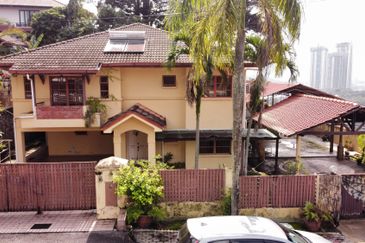 Hilltop bungalow superb view of KLCC TRX KL Tower 