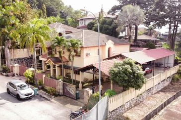 Hilltop bungalow superb view of KLCC TRX KL Tower 