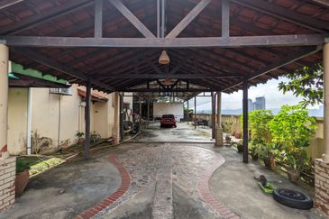 Hilltop bungalow superb view of KLCC TRX KL Tower 