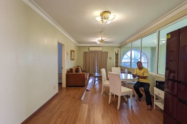 Hilltop bungalow superb view of KLCC TRX KL Tower 