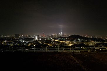 Hilltop bungalow superb view of KLCC TRX KL Tower 