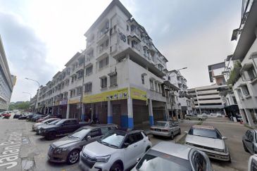 Dataran Otomobil, Seksyen 15