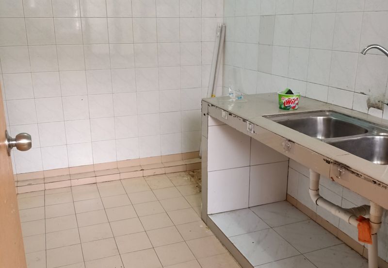 Pangsapuri Inang, Taman Impian Ehsan, Balakong.