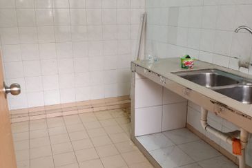 Pangsapuri Inang, Taman Impian Ehsan, Balakong.