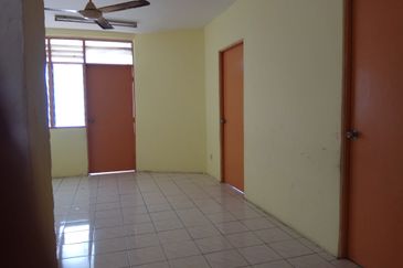 Pangsapuri Inang, Taman Impian Ehsan, Balakong.