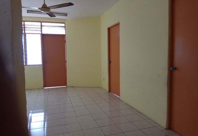 Pangsapuri Inang, Taman Impian Ehsan, Balakong.