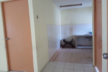 Pangsapuri Inang, Taman Impian Ehsan, Balakong.