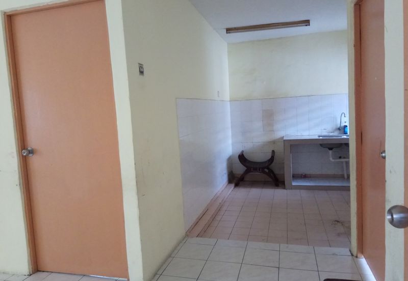 Pangsapuri Inang, Taman Impian Ehsan, Balakong.