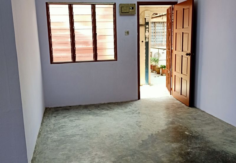 Pandan Jaya Flat 