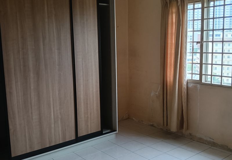 Pangsapuri Bayu Suria (Summerfields Apartments)