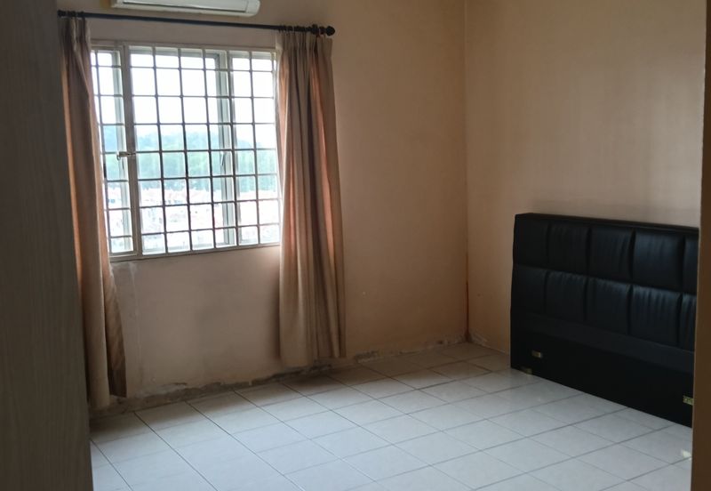 Pangsapuri Bayu Suria (Summerfields Apartments)