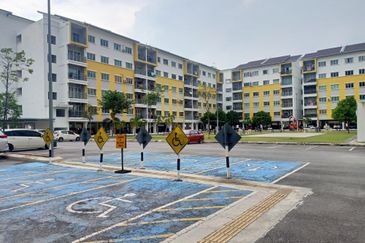 Dahlia Impiana Apartment, Bandar Baru Salak Tinggi