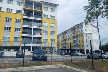 Dahlia Impiana Apartment, Bandar Baru Salak Tinggi