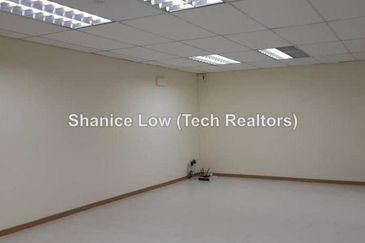 Bandar Puteri Puchong, Puteri 1 office with lift