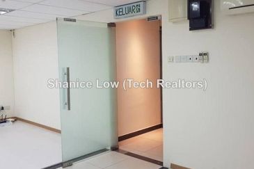Bandar Puteri Puchong, Puteri 1 office with lift