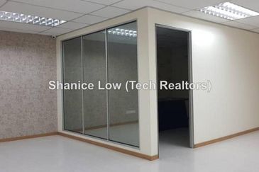 Bandar Puteri Puchong, Puteri 1 office with lift