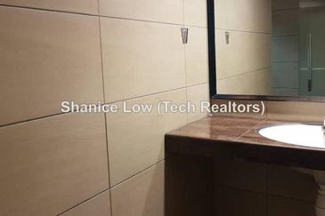 Bandar Puteri Puchong, Puteri 1 office with lift