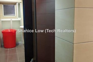 Bandar Puteri Puchong, Puteri 1 office with lift