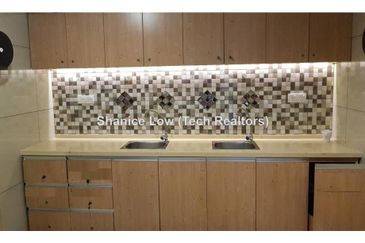 Bandar Puteri Puchong, Puteri 1 office with lift