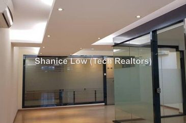 Bandar Puteri Puchong, Puteri 1 office with lift