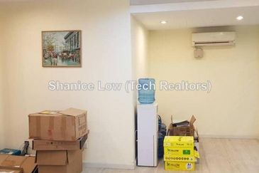 Bandar Puteri Puchong, Puteri 1 office with lift