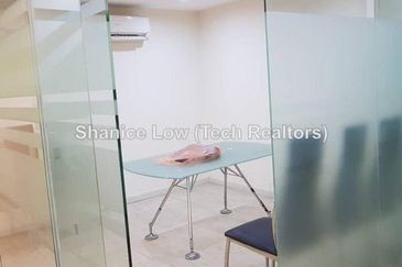 Bandar Puteri Puchong, Puteri 1 office with lift