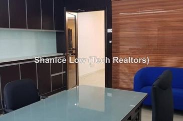 Bandar Puteri Puchong, Puteri 1 office with lift