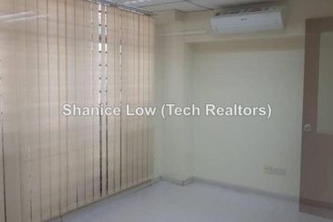 Bandar Puteri Puchong, Puteri 1 office with lift