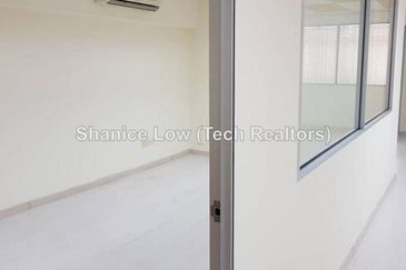 Bandar Puteri Puchong, Puteri 1 office with lift