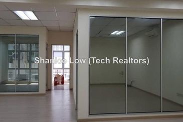 Bandar Puteri Puchong, Puteri 1 office with lift