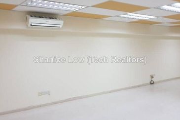 Bandar Puteri Puchong, Puteri 1 office with lift