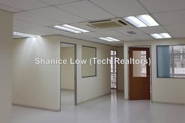 Bandar Puteri Puchong, Puteri 1 office with lift