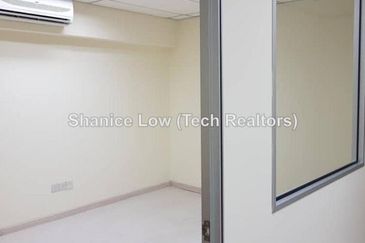 Bandar Puteri Puchong, Puteri 1 office with lift