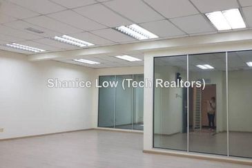 Bandar Puteri Puchong, Puteri 1 office with lift