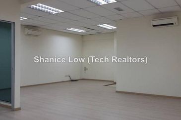 Bandar Puteri Puchong, Puteri 1 office with lift