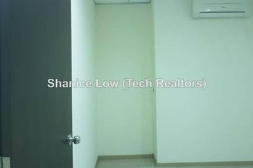 Bandar Puteri Puchong, Puteri 1 office with lift