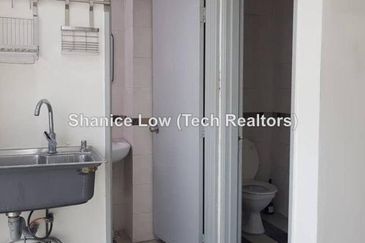 Bandar Puteri Puchong, Puteri 1 office with lift