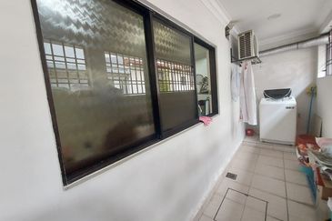 Bandar Puteri Puchong 2 storey 22x75 4 bedrooms fully extended for sale