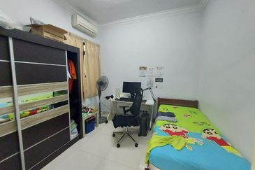 Bandar Puteri Puchong 2 storey 22x75 4 bedrooms fully extended for sale