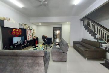 Bandar Puteri Puchong 2 storey 22x75 4 bedrooms fully extended for sale