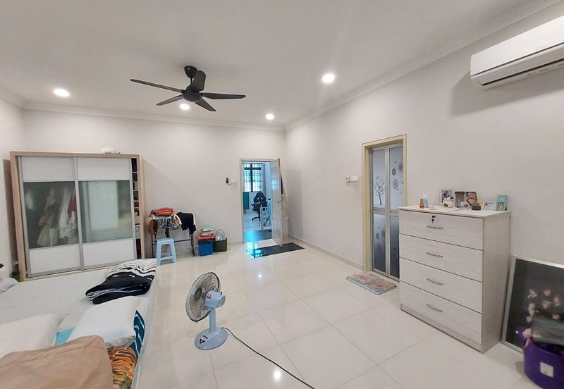 Bandar Puteri Puchong 2 storey 22x75 4 bedrooms fully extended for sale