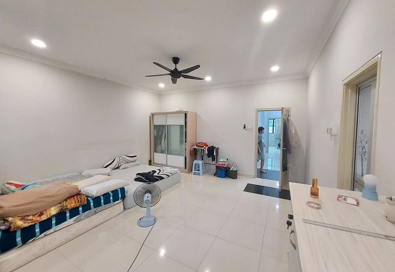 Bandar Puteri Puchong 2 storey 22x75 4 bedrooms fully extended for sale