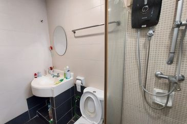 Bandar Puteri Puchong 2 storey 22x75 4 bedrooms fully extended for sale