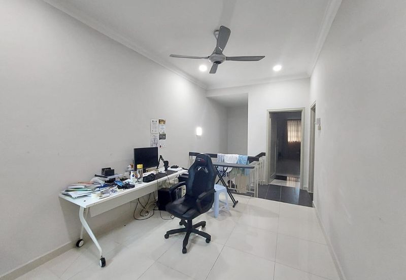 Bandar Puteri Puchong 2 storey 22x75 4 bedrooms fully extended for sale